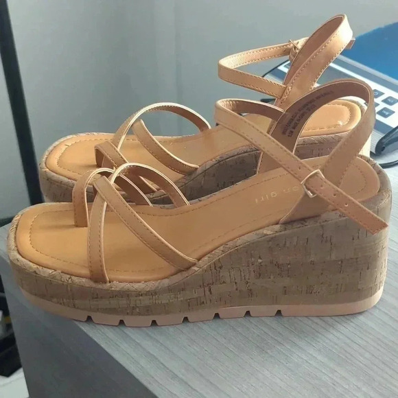 Madden Girl Vault Women's wedge sandals - Picture 6 of 8